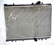 Радиатор охлаждающей жидкости на Peugeot 307 1 поколение