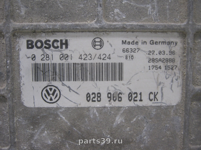 Блок управления двигателя ECU на Volkswagen Passat B4