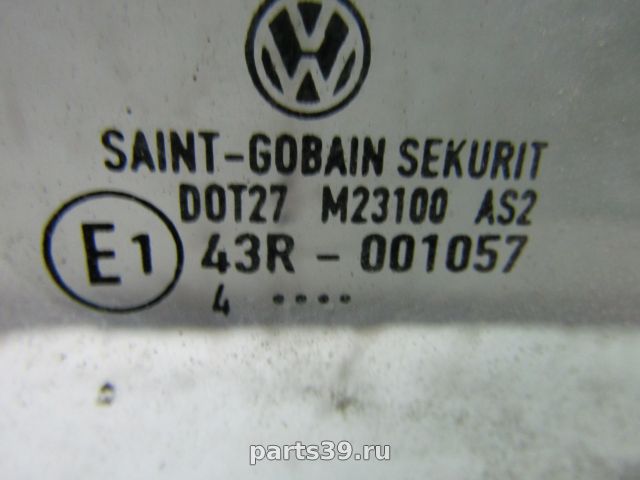 Форточка задних дверей Лев. на Volkswagen Golf 5 поколение