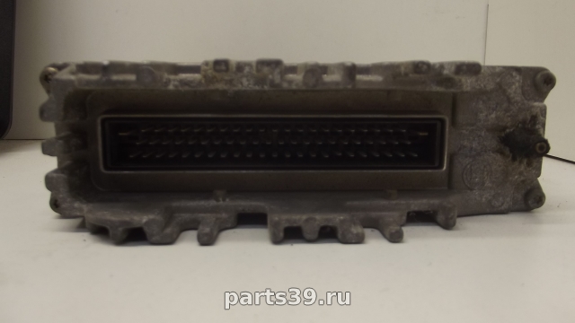 Блок управления двигателя ECU на Volkswagen Passat B4