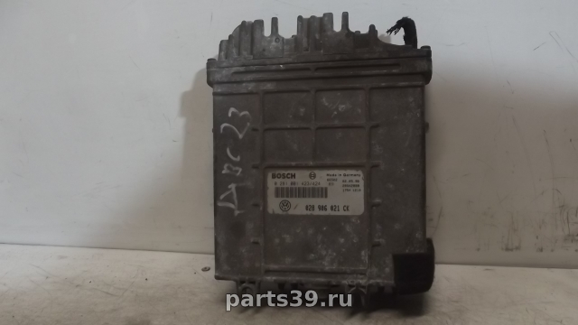 Блок управления двигателя ECU на Volkswagen Passat B4