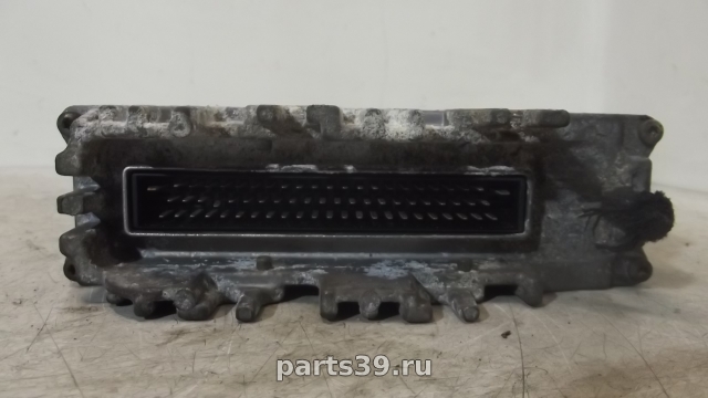 Блок управления двигателя ECU на Volkswagen Passat B4