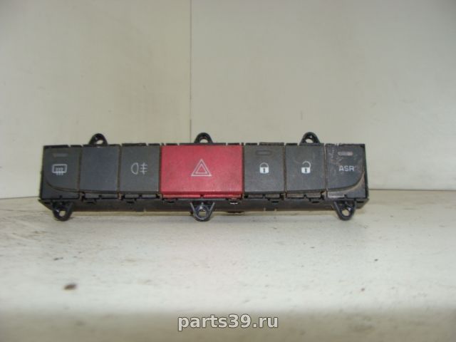 Кнопка аварийной сигнализации на Peugeot Boxer Boxer