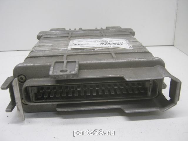 Блок управления двигателя ECU на Volkswagen Passat B3