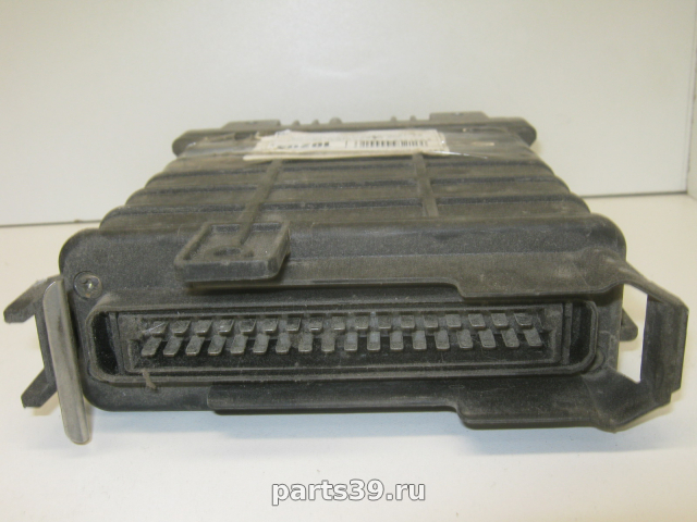 Блок управления двигателя ECU на Volkswagen Passat B3