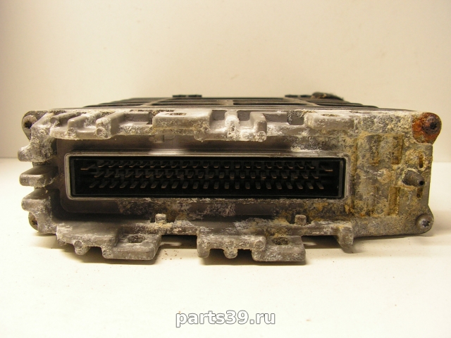 Блок управления двигателя ECU на Volkswagen Passat B4