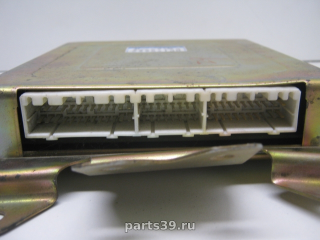 Блок управления двигателя ECU на Mitsubishi Colt CAO