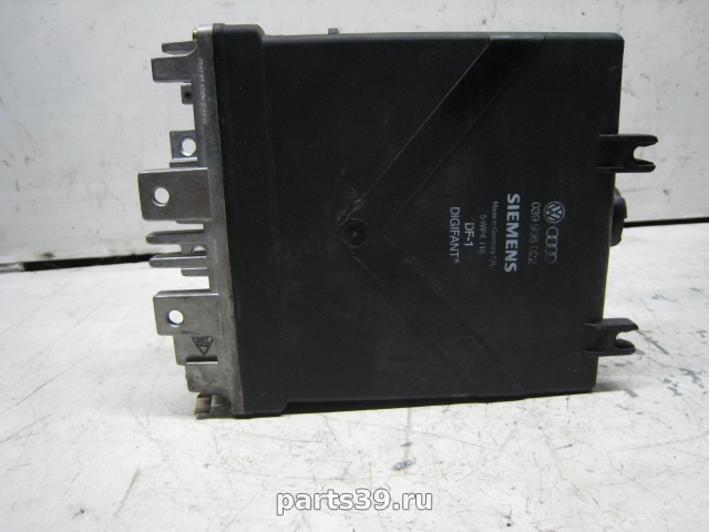 Блок управления двигателя ECU на Audi 80 8C/B4