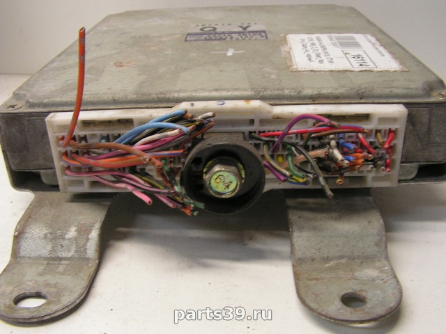 Блок управления двигателя ECU на Nissan Almera N15