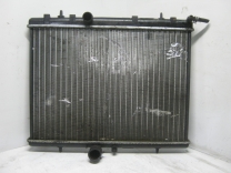 Радиатор охлаждающей жидкости на Peugeot 307 1 поколение
