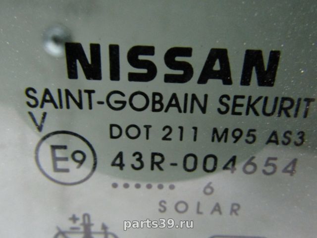 Стекло двери задней Прав. на Nissan Navara D40