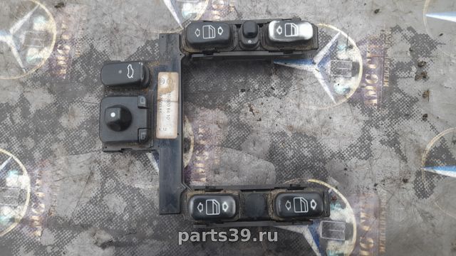 Кнопка стеклоподъемников (Блок переключателей) Средний/Центр. на Mercedes-Benz E-Класс W210/S210