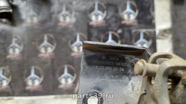 Замок капота на Mercedes-Benz E-Класс W211/S211