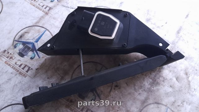 Педаль акселератора на Mercedes-Benz E-Класс W212/S212/C207/A207