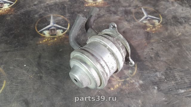 Клапан EGR на Mercedes-Benz E-Класс W210/S210