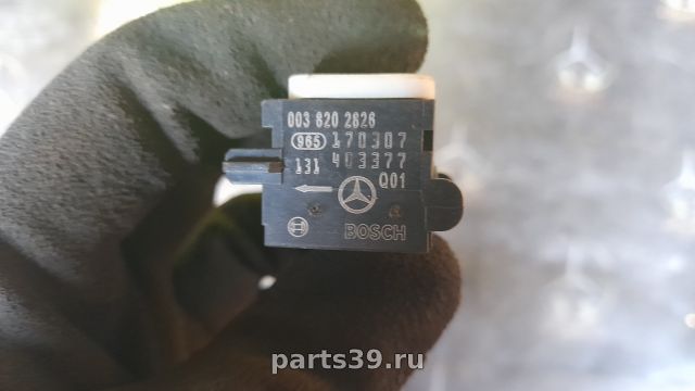 Датчик удара подушек безопасности на Mercedes-Benz S-Класс W221