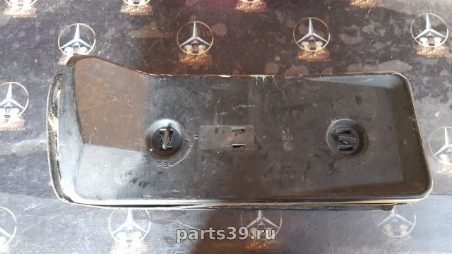 Фонарь задний в кузове Прав. на Mercedes-Benz S-Класс W126 / C126