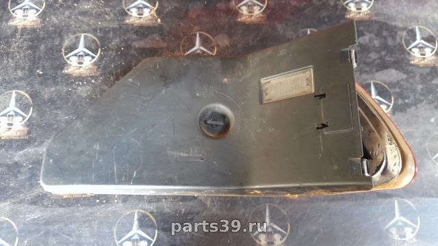 Фонарь задний в кузове Лев. на Mercedes-Benz S-Класс W140/C140 [рестайлинг]