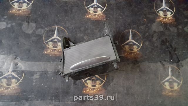 Пепельница передней панели на Mercedes-Benz A-Класс W168/V168 [рестайлинг]