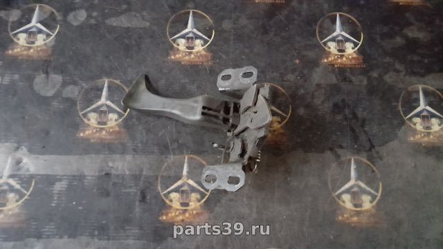 Замок капота на Mercedes-Benz A-Класс W168/V168 [рестайлинг]