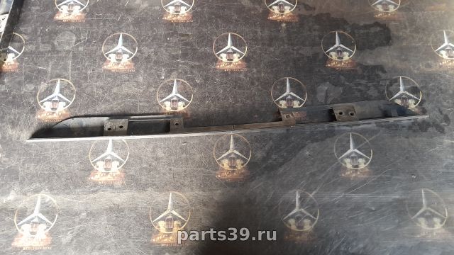 Накладка крышки багажника на Mercedes-Benz S-Класс W140/C140 [рестайлинг]