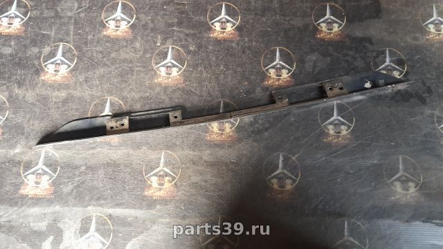 Накладка крышки багажника на Mercedes-Benz S-Класс W140/C140 [рестайлинг]