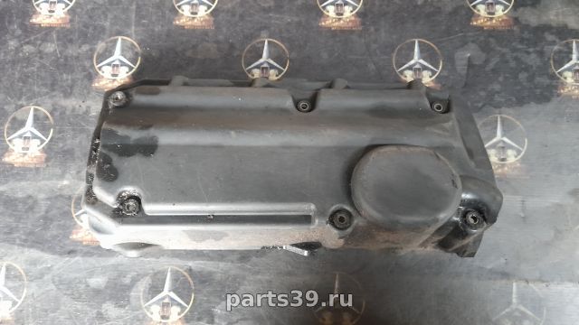 Декоративная крышка двигателя на Mercedes-Benz Vito W639