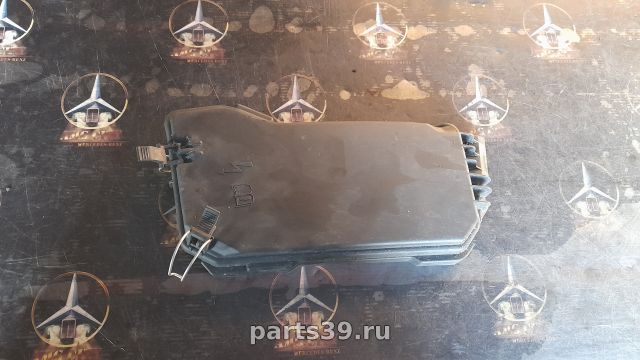 Крышка блока предохранителей на Mercedes-Benz C-Класс W204/S204