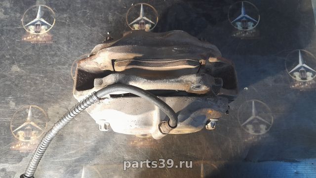 Суппорт передний Прав. на Mercedes-Benz S-Класс W221