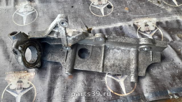 Кронштейн клапана EGR на Mercedes-Benz GLA-Класс X156 [рестайлинг]