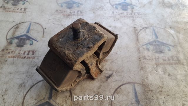 Подушка механической коробки передач на Mercedes-Benz E-Класс W124