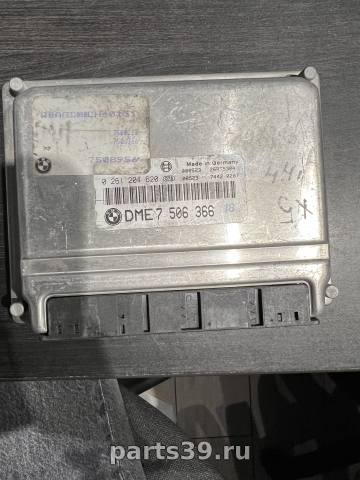 Блок управления двигателя ECU на BMW X5 E53