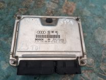 Блок управления двигателя ECU на Audi A8 D2/4D