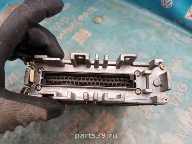 Блок управления двигателя ECU на Audi 80 8C/B4