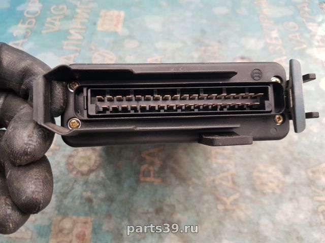 Блок управления двигателя ECU на Audi 100 4A/C4