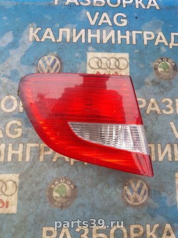 Фонарь задний в крышке Лев. на Skoda Superb 2 поколение