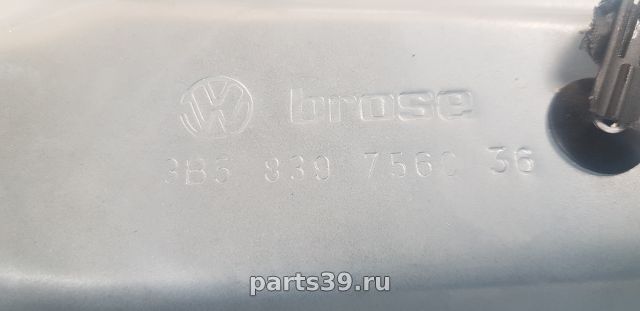 Стеклоподъемник электрический задней двери Прав. на Volkswagen Passat B5.5 [рестайлинг]