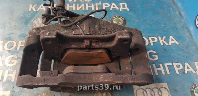 Суппорт передний Прав. на Audi A6 4B/C5 [рестайлинг]