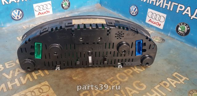 Щиток приборов на Volkswagen Multivan T5