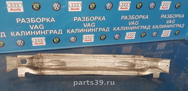 Брус переднего бампера на Audi A6 4F/C6