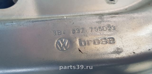 Стеклоподъемник электрический передней двери Лев. на Volkswagen Passat B5.5 [рестайлинг]