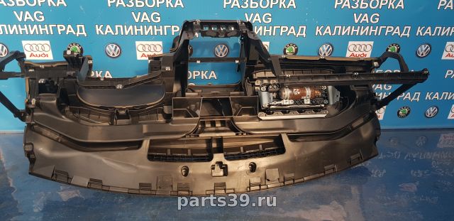 Панель передняя на Volkswagen Golf 6 поколение