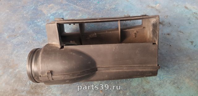 Воздухозаборник на Volkswagen Passat B6