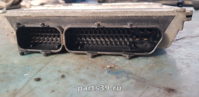 Блок управления двигателя ECU на Volkswagen Golf 4 поколение