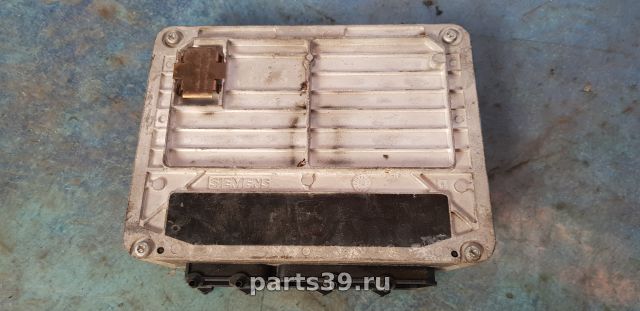 Блок управления двигателя ECU на Volkswagen Golf 4 поколение