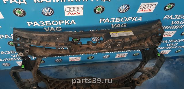 Съемная панель радиаторов (телевизор) на Audi A6 4F/C6