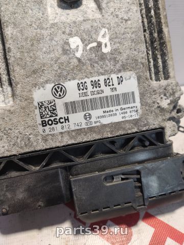 Блок управления двигателя ECU на Volkswagen Passat B6