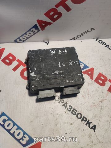 Блок управления двигателя ECU на Volkswagen Passat B4