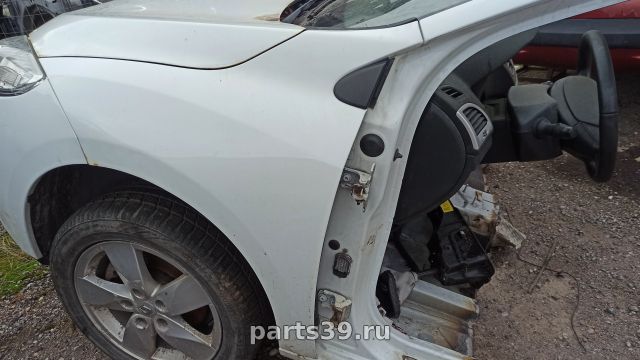 Крыло переднее Лев. на Renault Megane 3 поколение