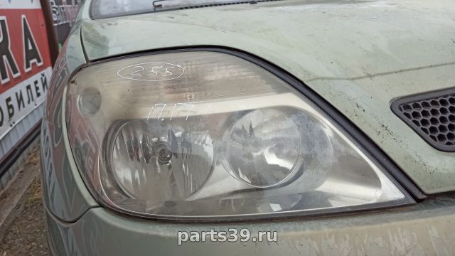 Фара передняя Прав. на Renault Scenic 1 поколение [рестайлинг]